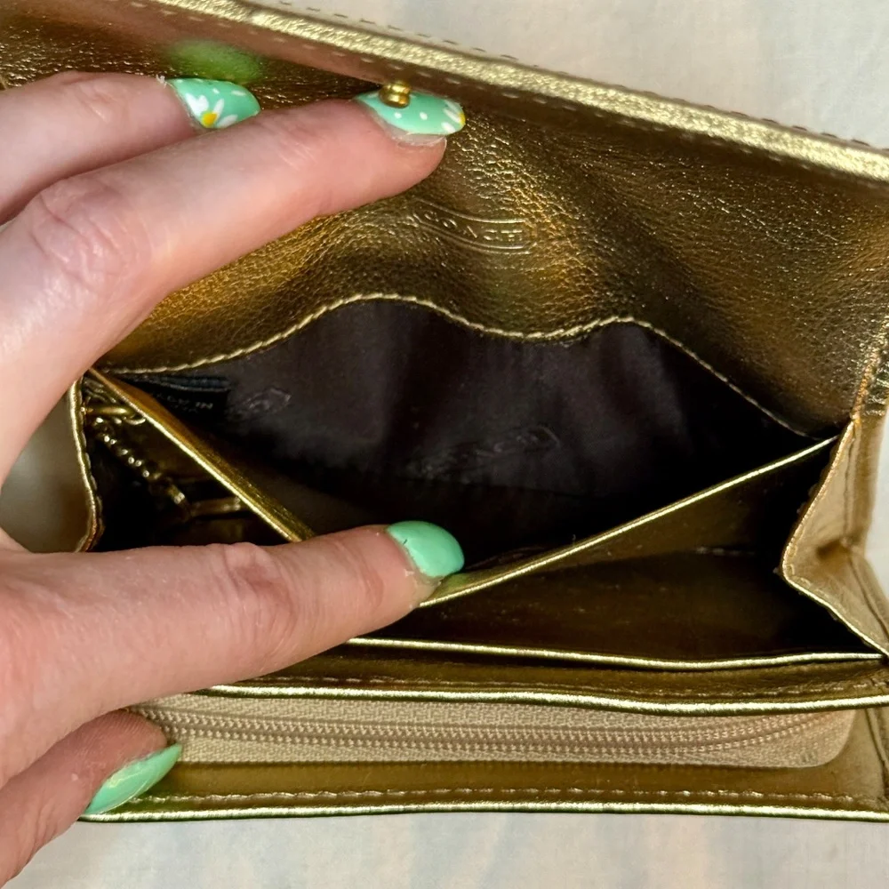 LIKE NEW COACH Hamptons Signature Multifunction Wallet F40261 Bronze/Khaki - Picture 5 of 8